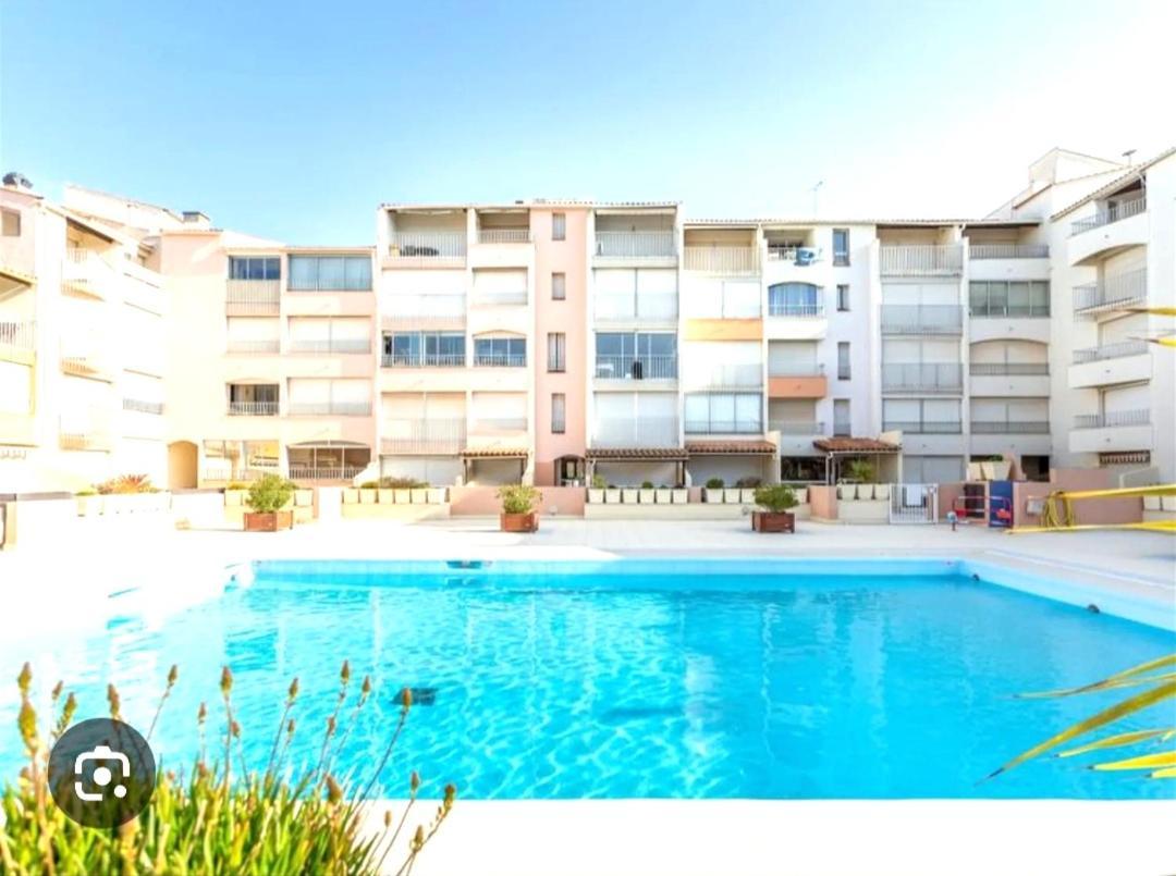 Centre Port,Studio Cosy,Vue Piscine Et Sur Le Parking Prive Ainsi Que Le Mont Saint Martin Agde Eksteriør billede